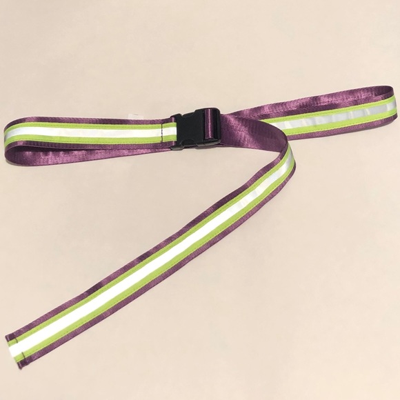 SALE Petals and Peacocks Extended Buckle Belt - Picture 4 of 7